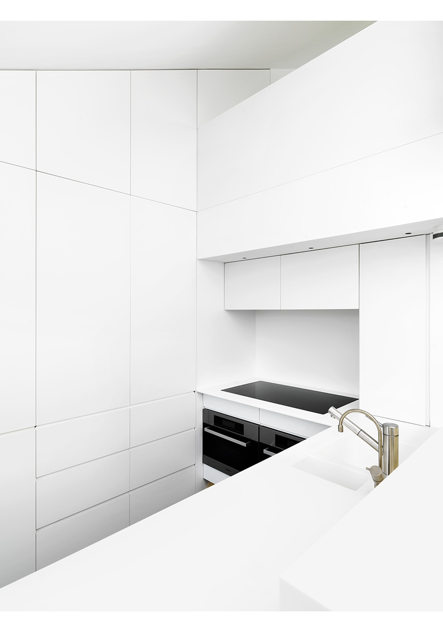 Paul Grundy Photography. Minimalist Kitchen
